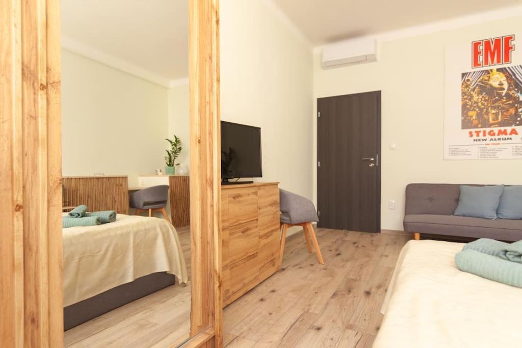 Vysoka Apartman Emf/Stp Μπρατισλάβα Εξωτερικό φωτογραφία