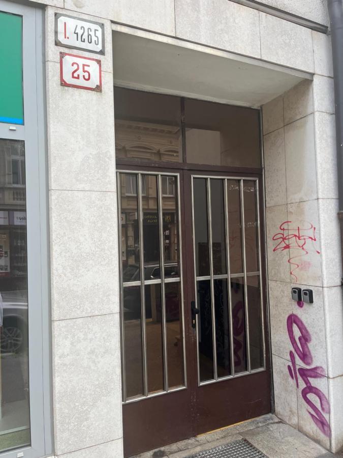 Vysoka Apartman Emf/Stp Μπρατισλάβα Εξωτερικό φωτογραφία